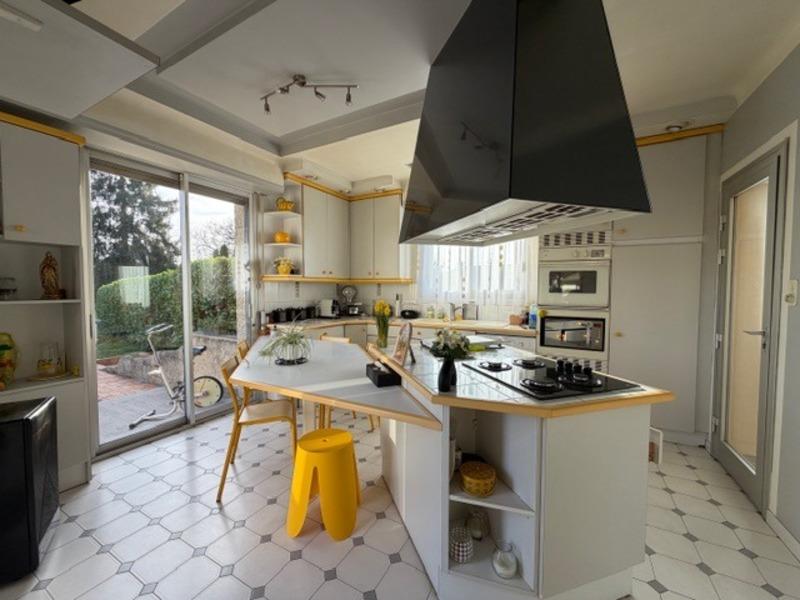 Maison bourgeoise - 230 m² - 12 pièces