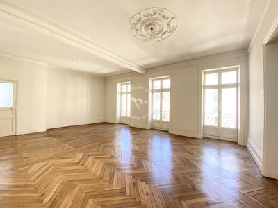 Appartement - 134 m² - 4 pièces