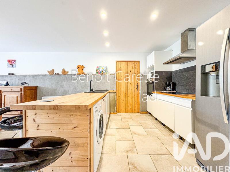 Maison - 180 m² - 8 pièces