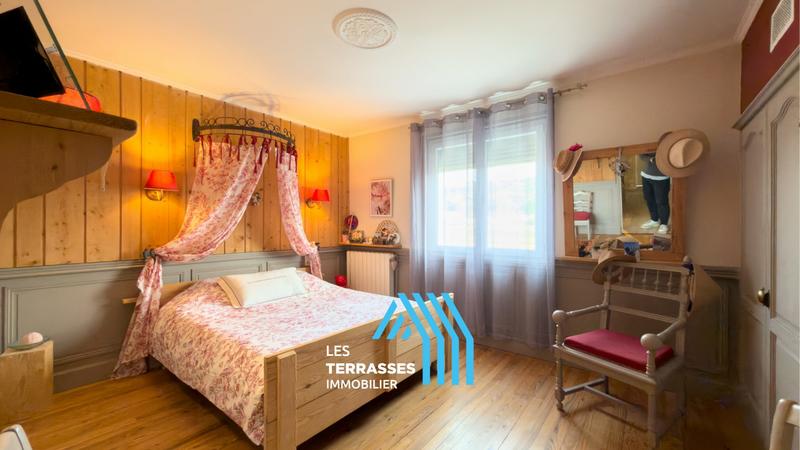 Maison ancienne - 181 m² - 8 pièces