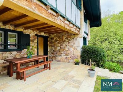 Maison - 165 m² - 8 pièces