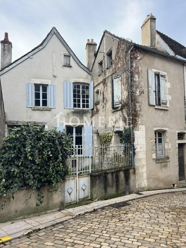 Maison de village - 300 m² - 7 pièces