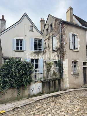 Maison de village - 300 m² - 7 pièces