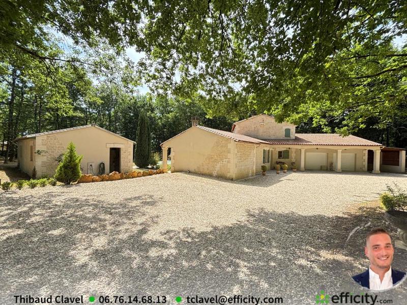 Maison - 215 m² - 8 pièces