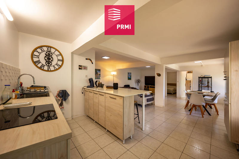 Maison - 213 m² - 8 pièces