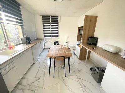 Maison - 200 m² - 6 pièces