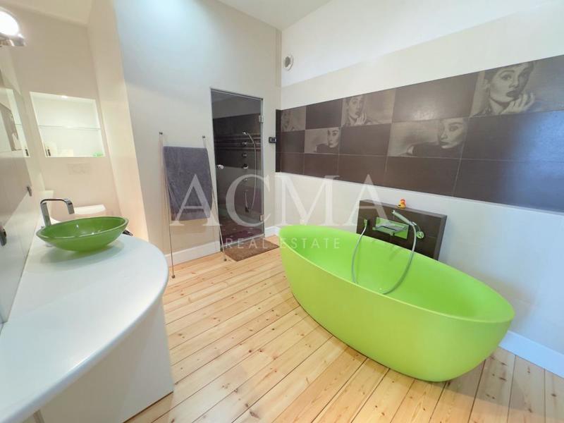 Maison de maîtres - 310 m² - 9 pièces