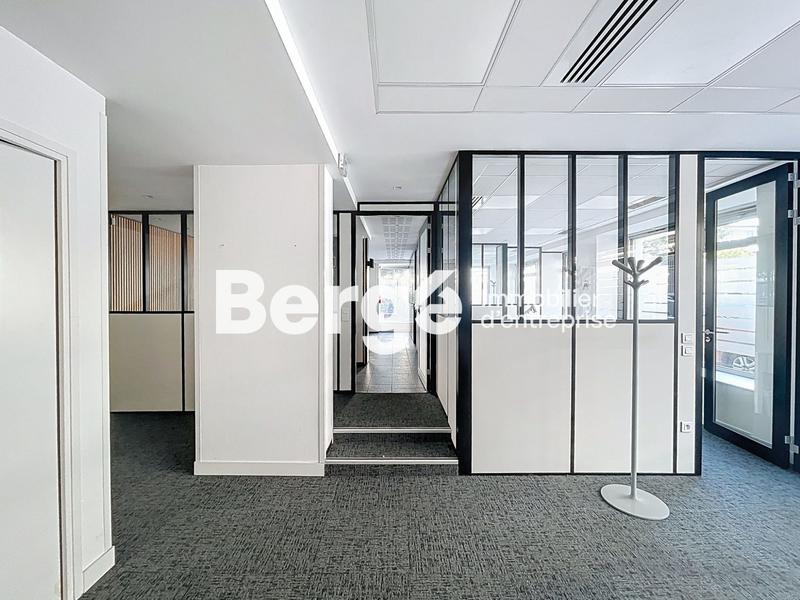 Local commercial - 90 m² - 5 pièces