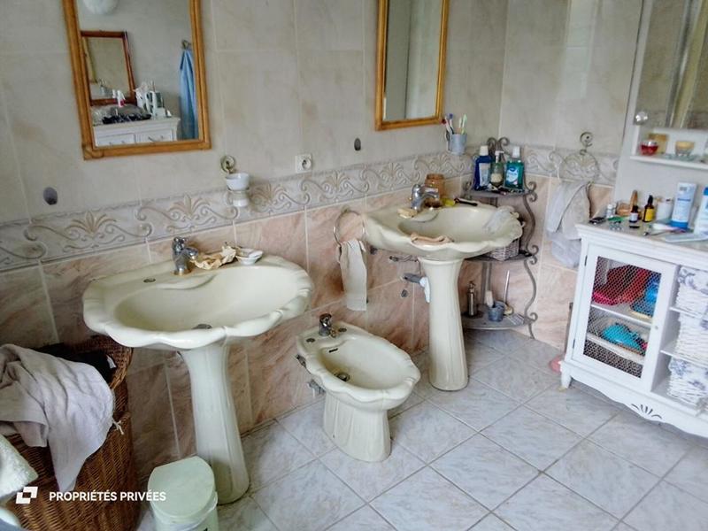 Maison - 180 m² - 7 pièces