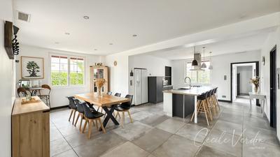 Maison - 160 m² - 8 pièces