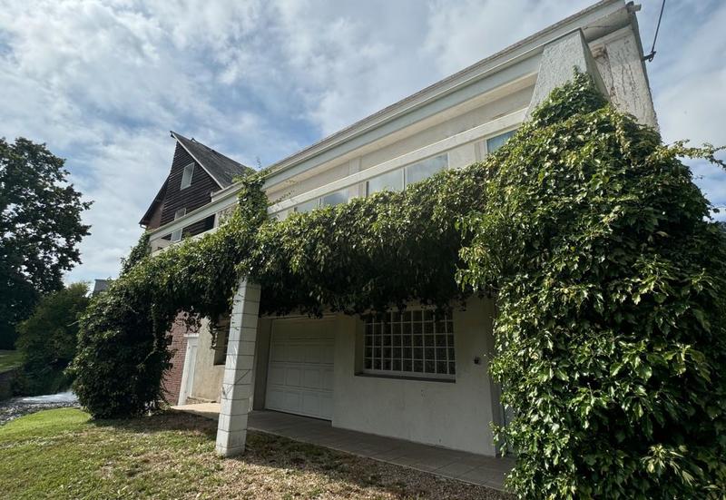 Maison - 240 m² - 6 pièces