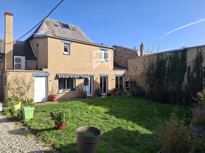 Maison de village - 150 m² - 6 pièces