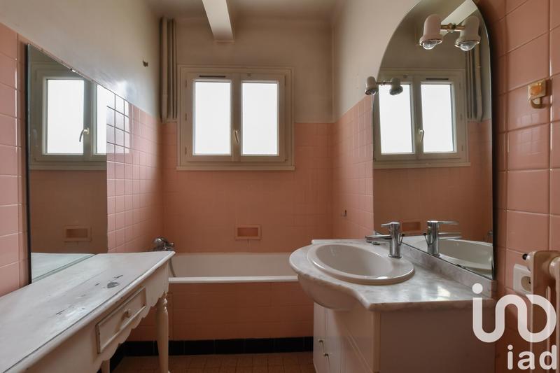 Maison - 211 m² - 10 pièces