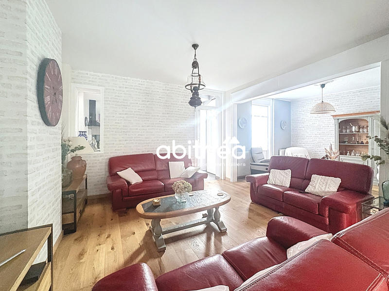 Maison - 183 m² - 8 pièces