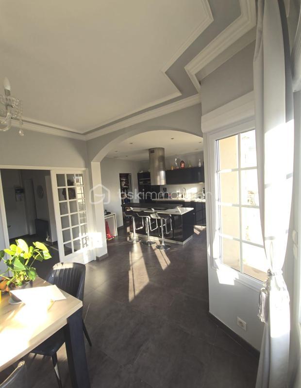 Maison - 170 m² - 10 pièces