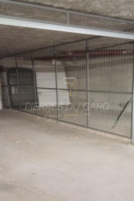 Parking / Garage - 10 m²