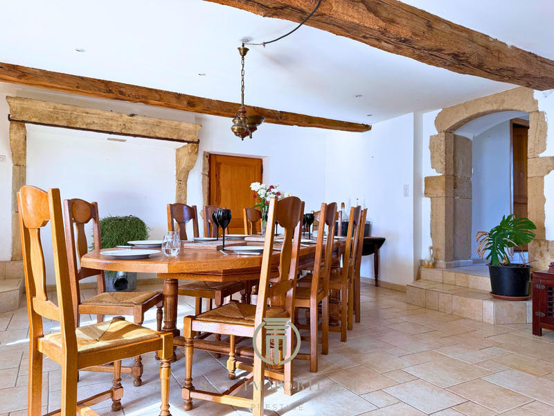 Maison - 301 m² - 8 pièces