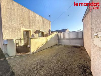 Maison - 450 m² - 8 pièces