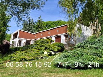 Maison - 180 m² - 8 pièces