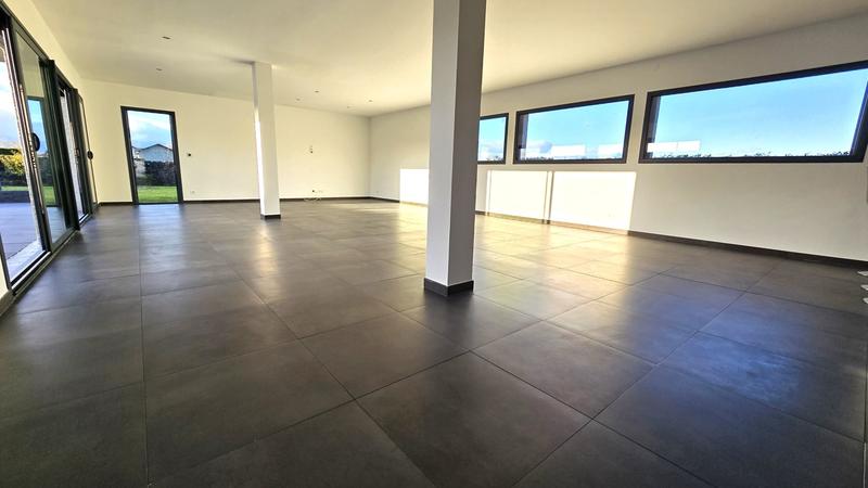 Maison contemporaine - 243 m² - 6 pièces