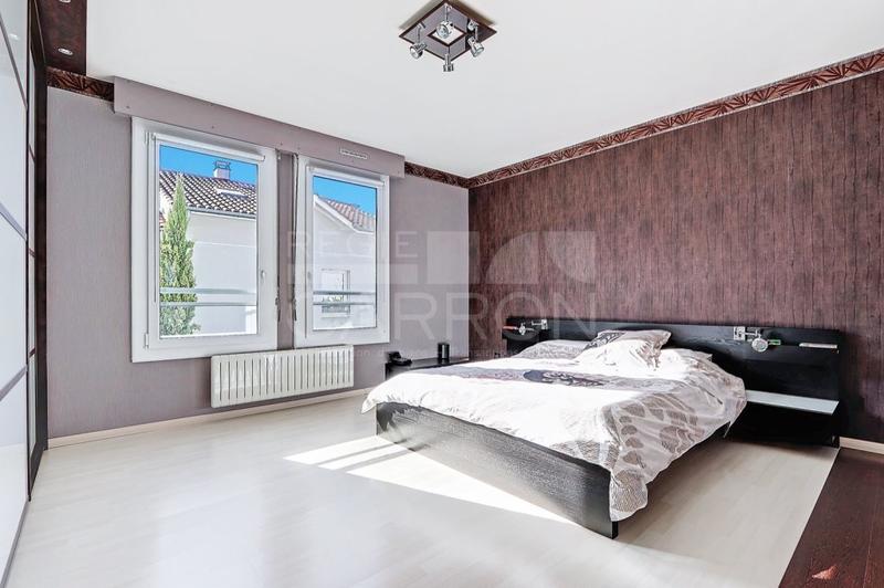 Appartement - 178 m² - 7 pièces