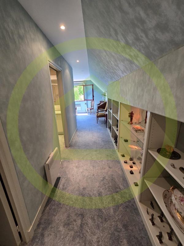 Maison - 260 m² - 6 pièces