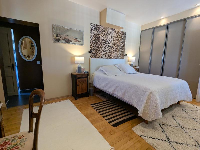 Maison - 230 m² - 7 pièces