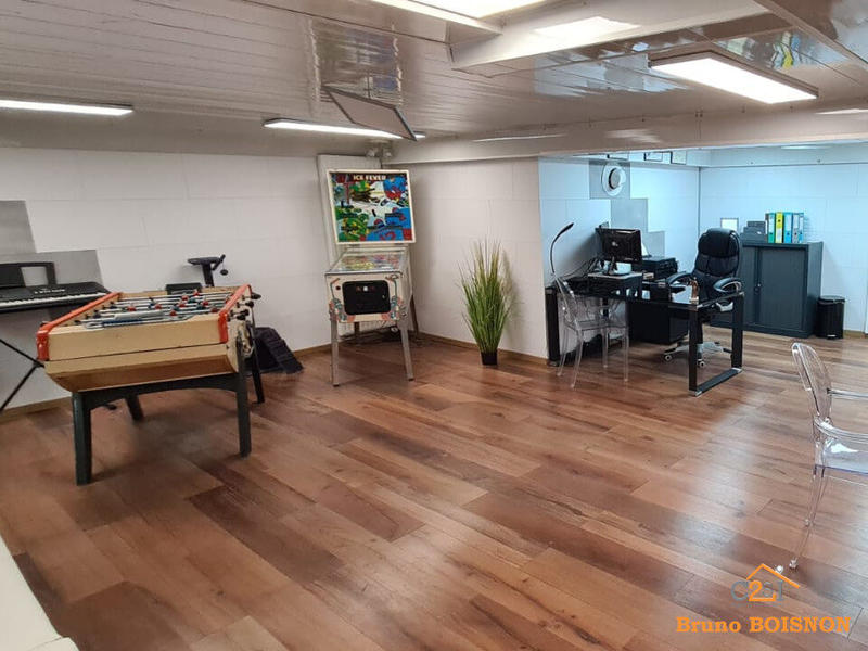 Maison - 317 m² - 8 pièces