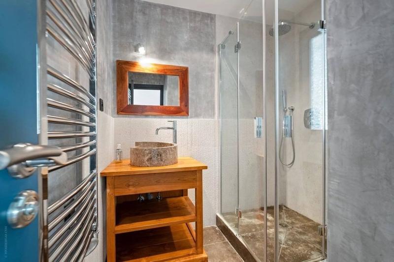 Villa - 300 m² - 8 pièces