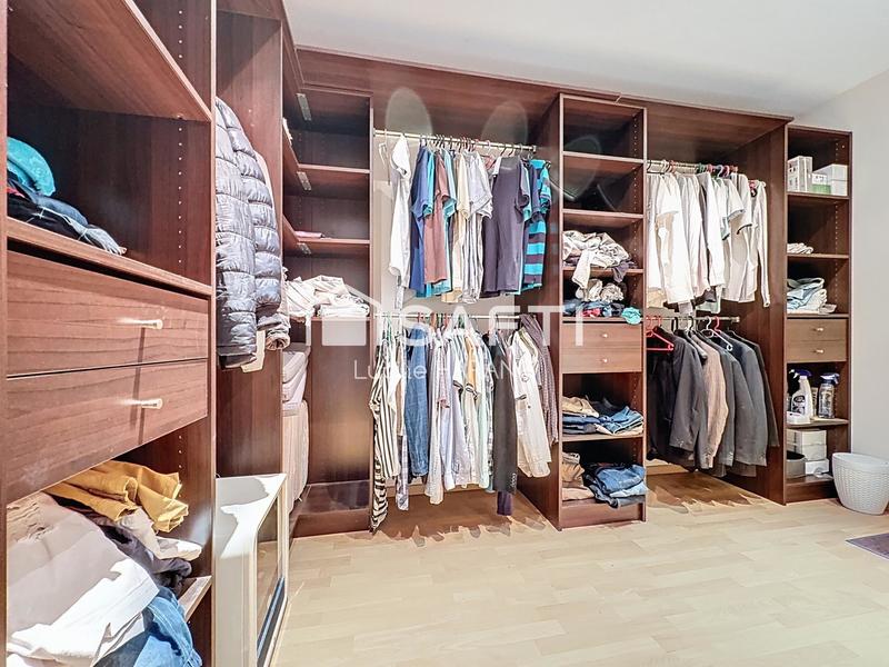 Villa - 210 m² - 7 pièces