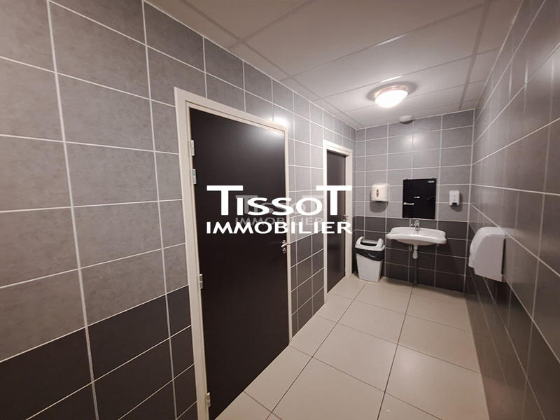 Bureau - 84 m² - 1 pièce