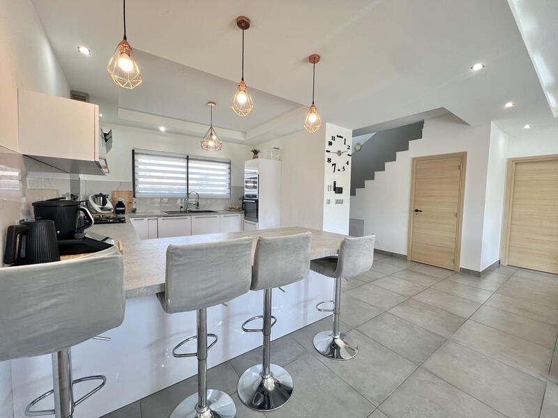 Villa - 161 m² - 5 pièces