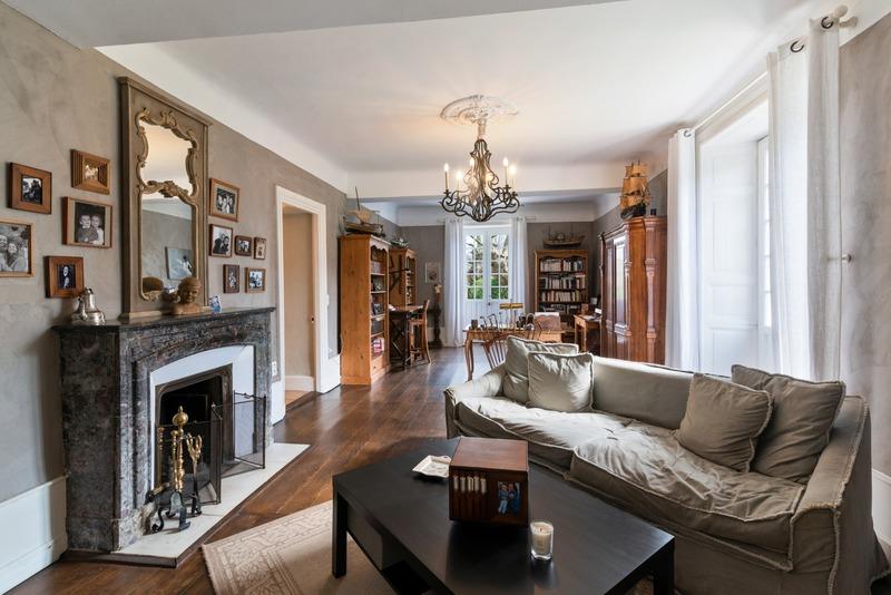 Maison - 650 m² - 14 pièces