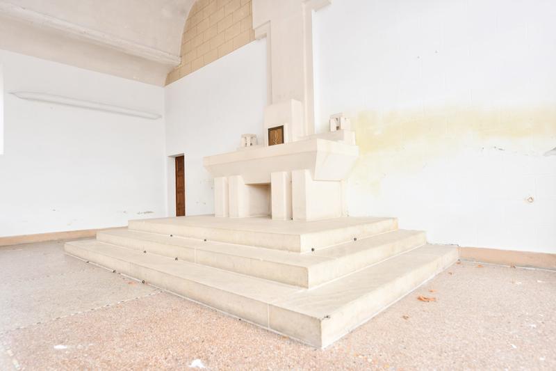 Maison - 1 100 m² - 30 pièces