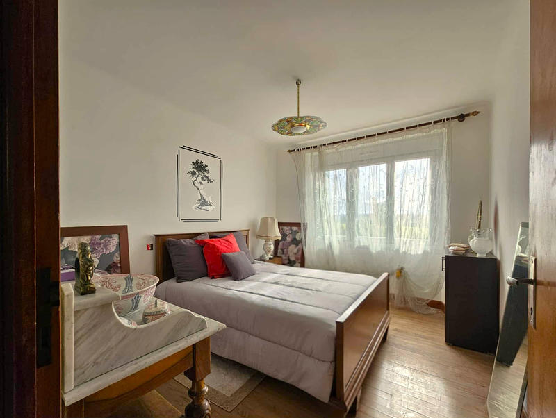 Propriété - 210 m² - 12 pièces