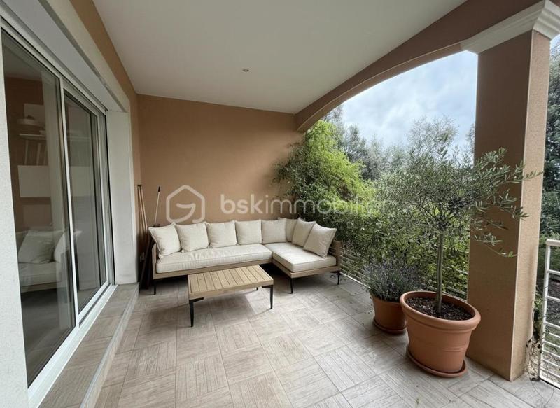 Maison traditionnelle - 94 m² - 4 pièces