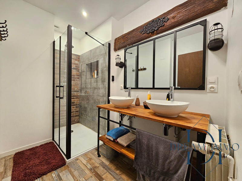 Maison - 380 m² - 11 pièces