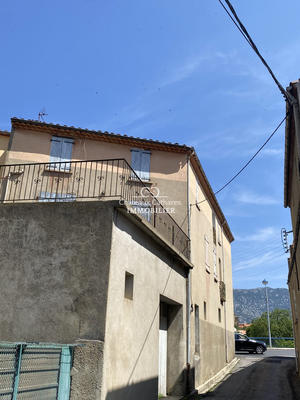 Maison - 235 m² - 9 pièces