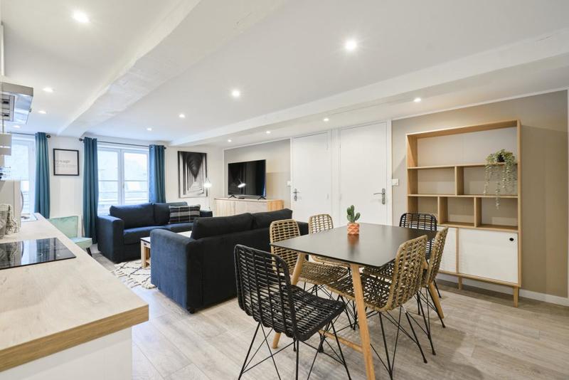 Appartement - 99 m² - 6 pièces