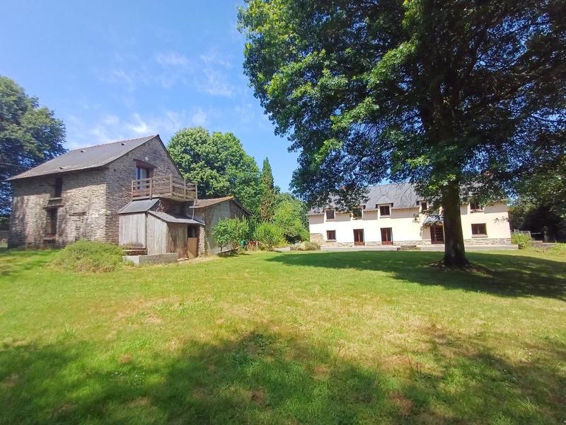 Maison - 250 m² - 7 pièces