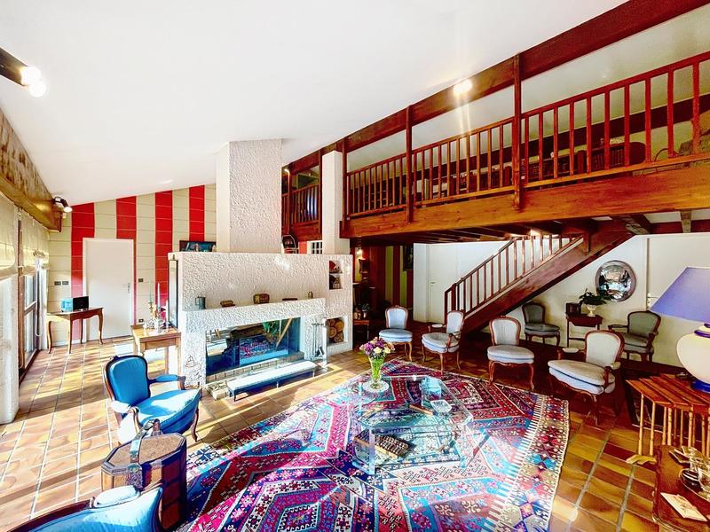 Maison - 183 m² - 7 pièces