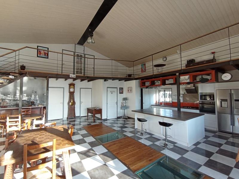 Maison - 200 m² - 7 pièces