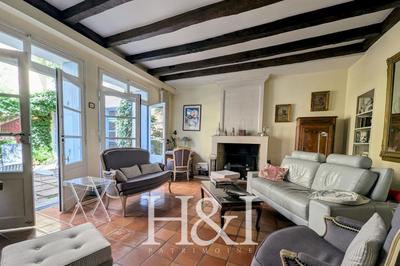 Propriété - 193 m² - 11 pièces