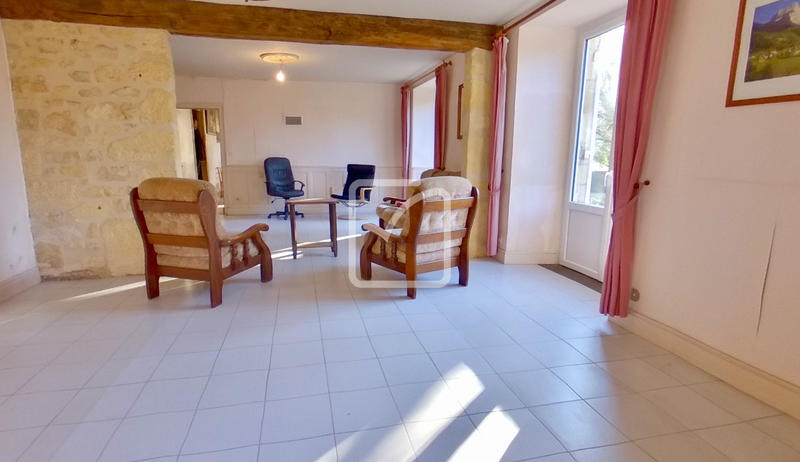 Maison - 248 m² - 8 pièces