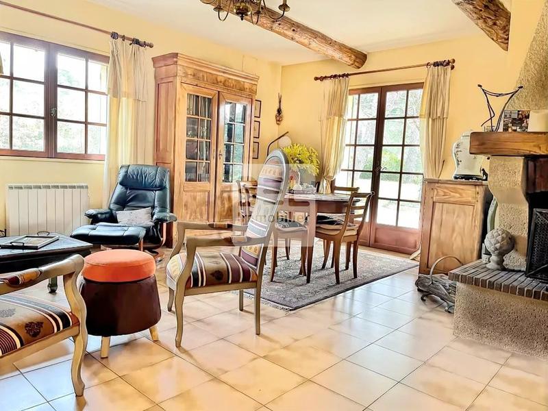 Maison - 250 m² - 9 pièces