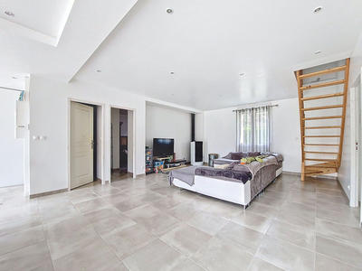 Maison - 145 m² - 7 pièces