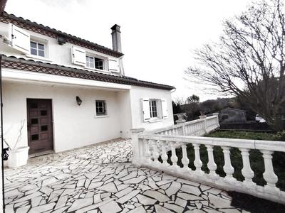 Maison - 260 m² - 10 pièces