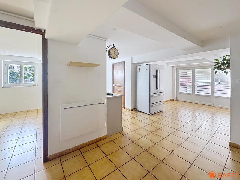 Maison - 200 m² - 6 pièces