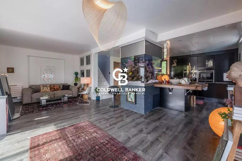 Maison - 179 m² - 7 pièces