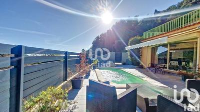 Maison - 141 m² - 5 pièces